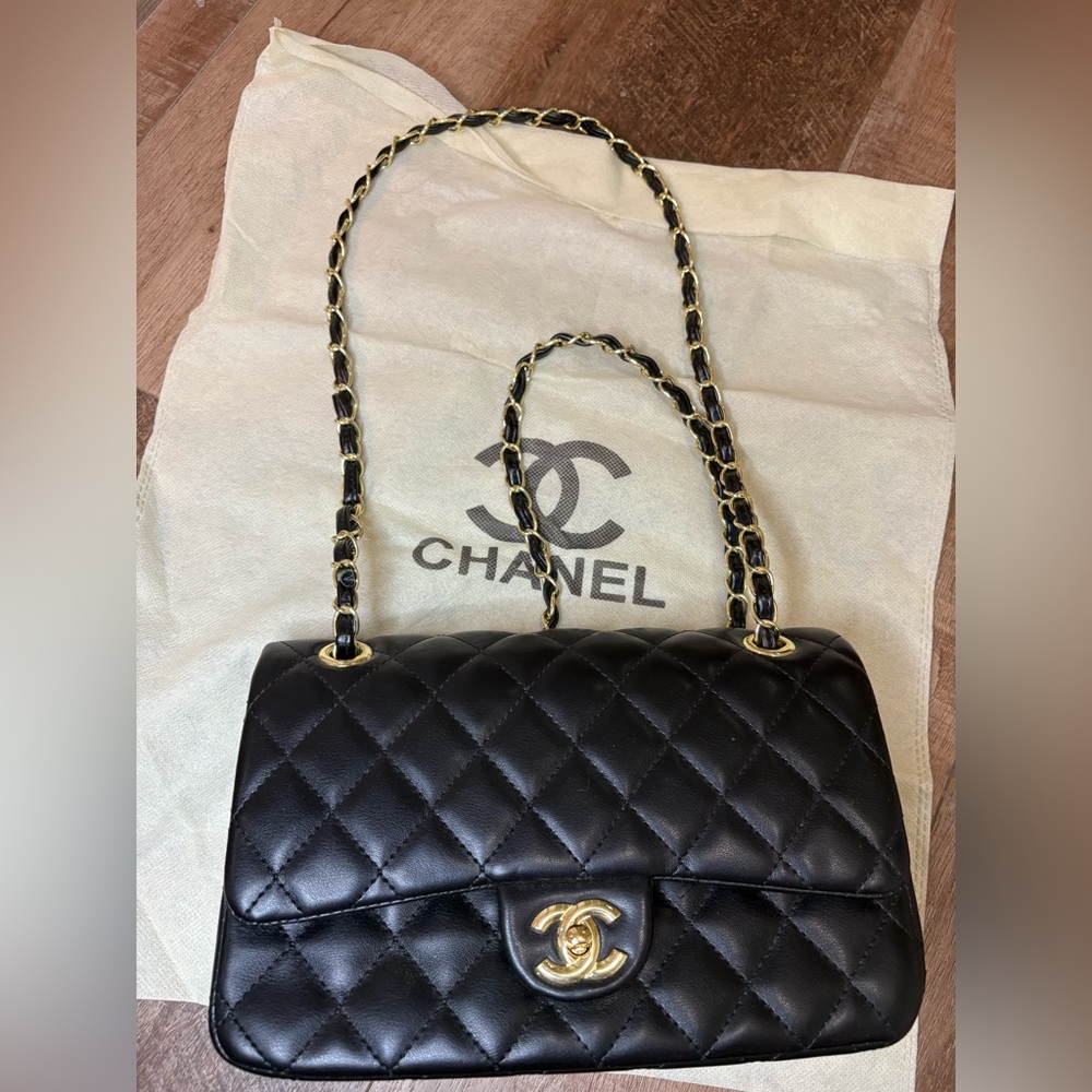 CC Black Quilted Shoulder Bag with Gold Chain
